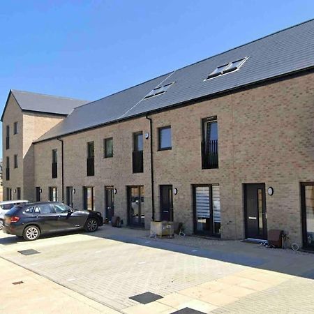 Modern 3 Bed Villa With Free Parking And Garden Close To City Center And Edinburgh Airport Dış mekan fotoğraf