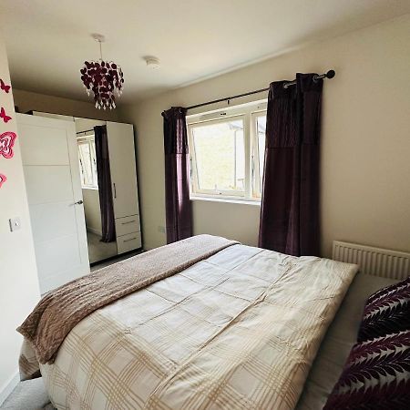 Modern 3 Bed Villa With Free Parking And Garden Close To City Center And Edinburgh Airport Dış mekan fotoğraf
