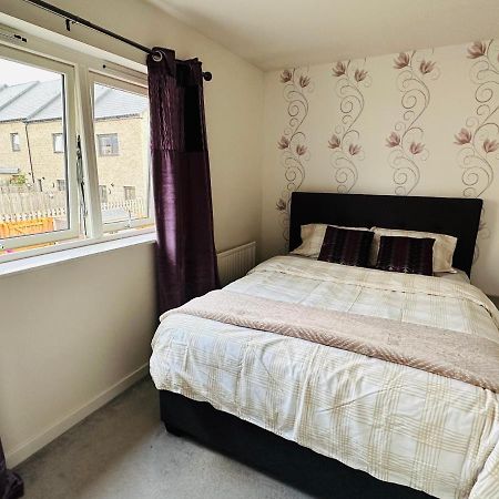 Modern 3 Bed Villa With Free Parking And Garden Close To City Center And Edinburgh Airport Dış mekan fotoğraf