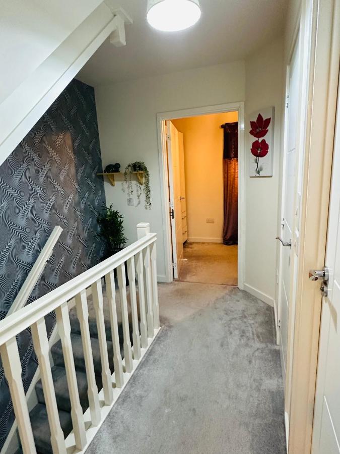 Modern 3 Bed Villa With Free Parking And Garden Close To City Center And Edinburgh Airport Dış mekan fotoğraf