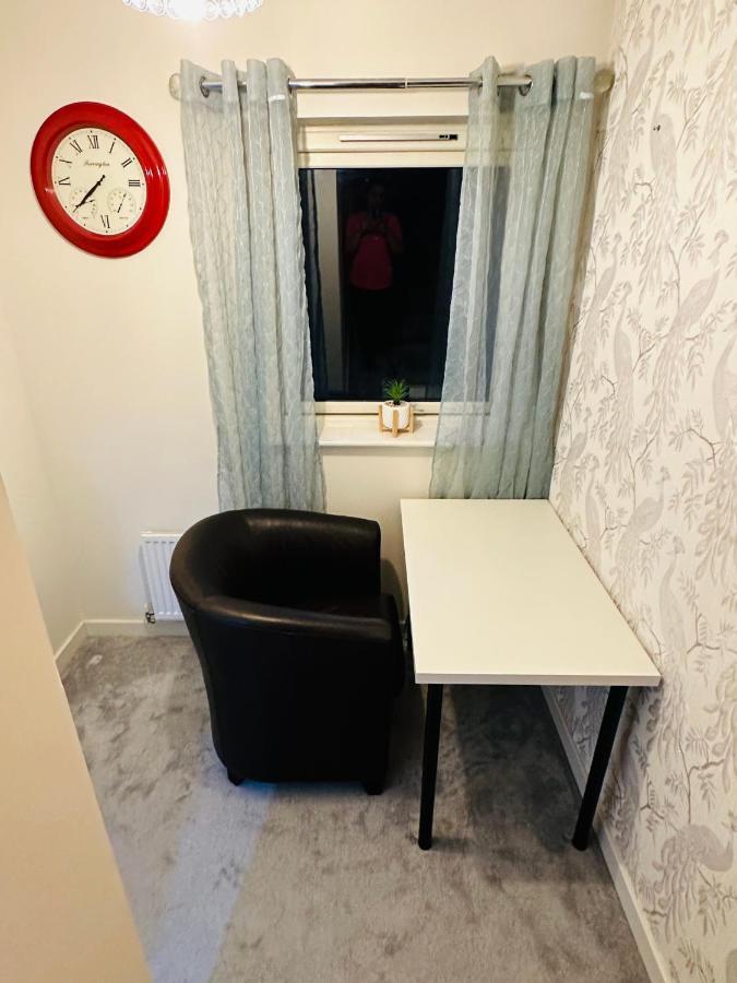 Modern 3 Bed Villa With Free Parking And Garden Close To City Center And Edinburgh Airport Dış mekan fotoğraf