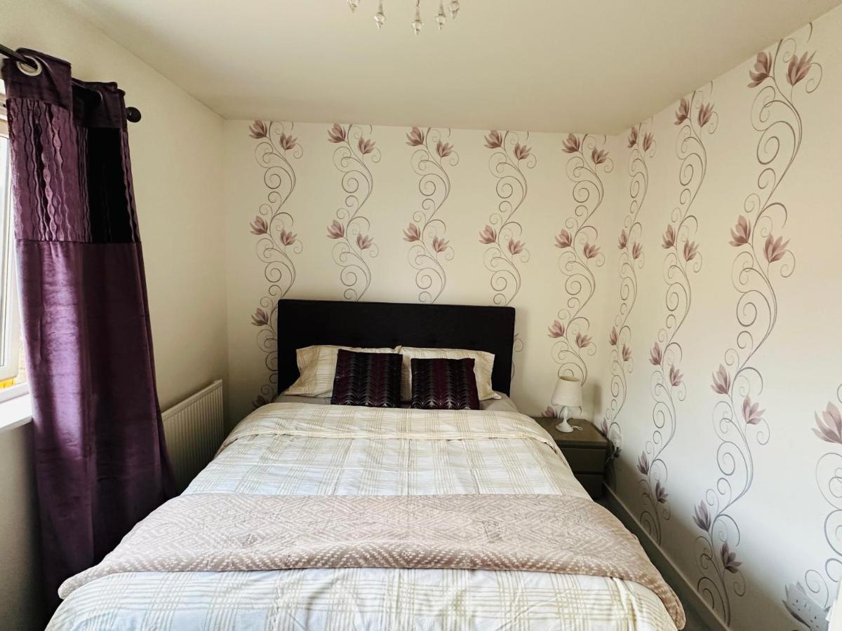 Modern 3 Bed Villa With Free Parking And Garden Close To City Center And Edinburgh Airport Dış mekan fotoğraf