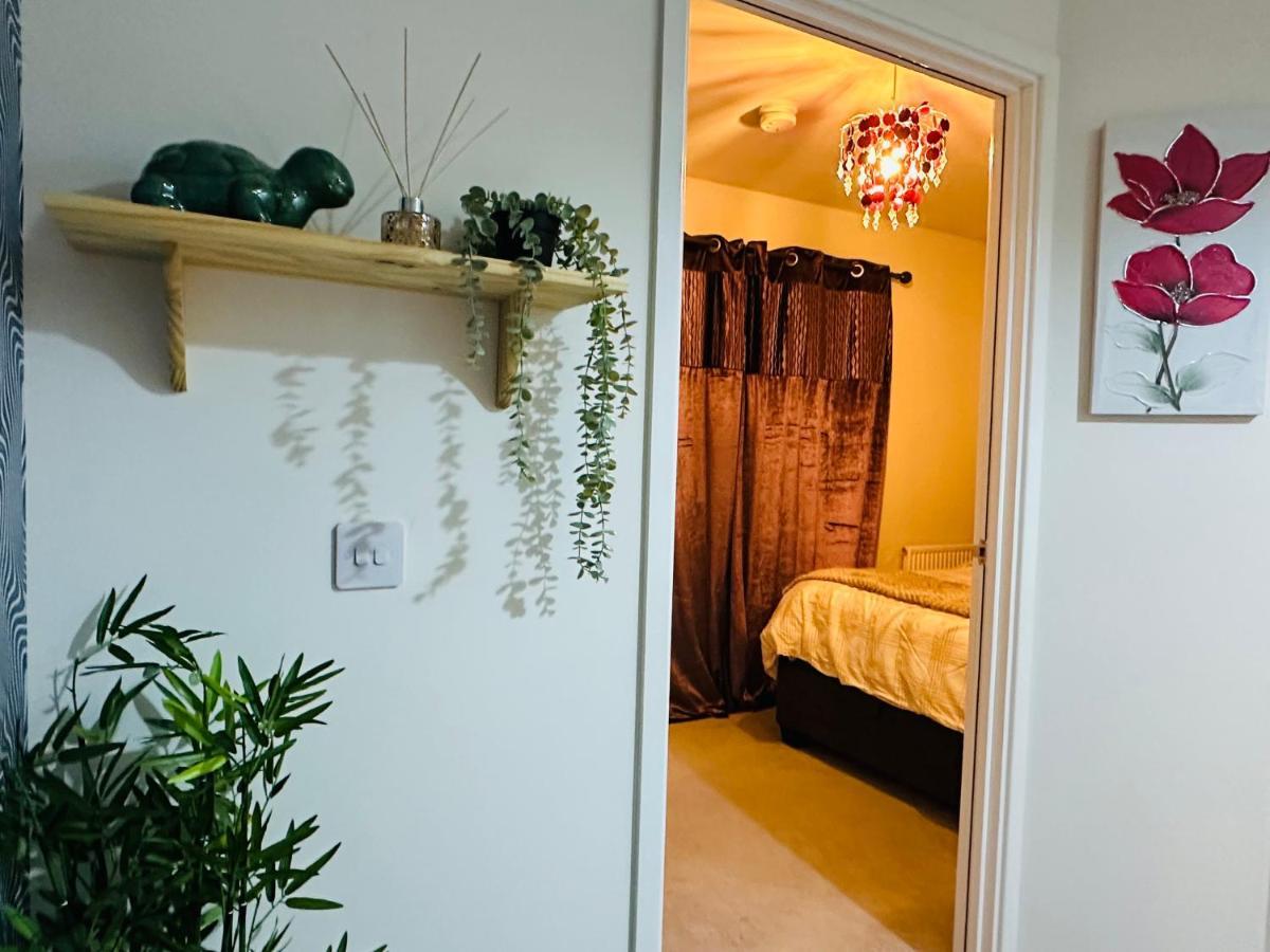Modern 3 Bed Villa With Free Parking And Garden Close To City Center And Edinburgh Airport Dış mekan fotoğraf