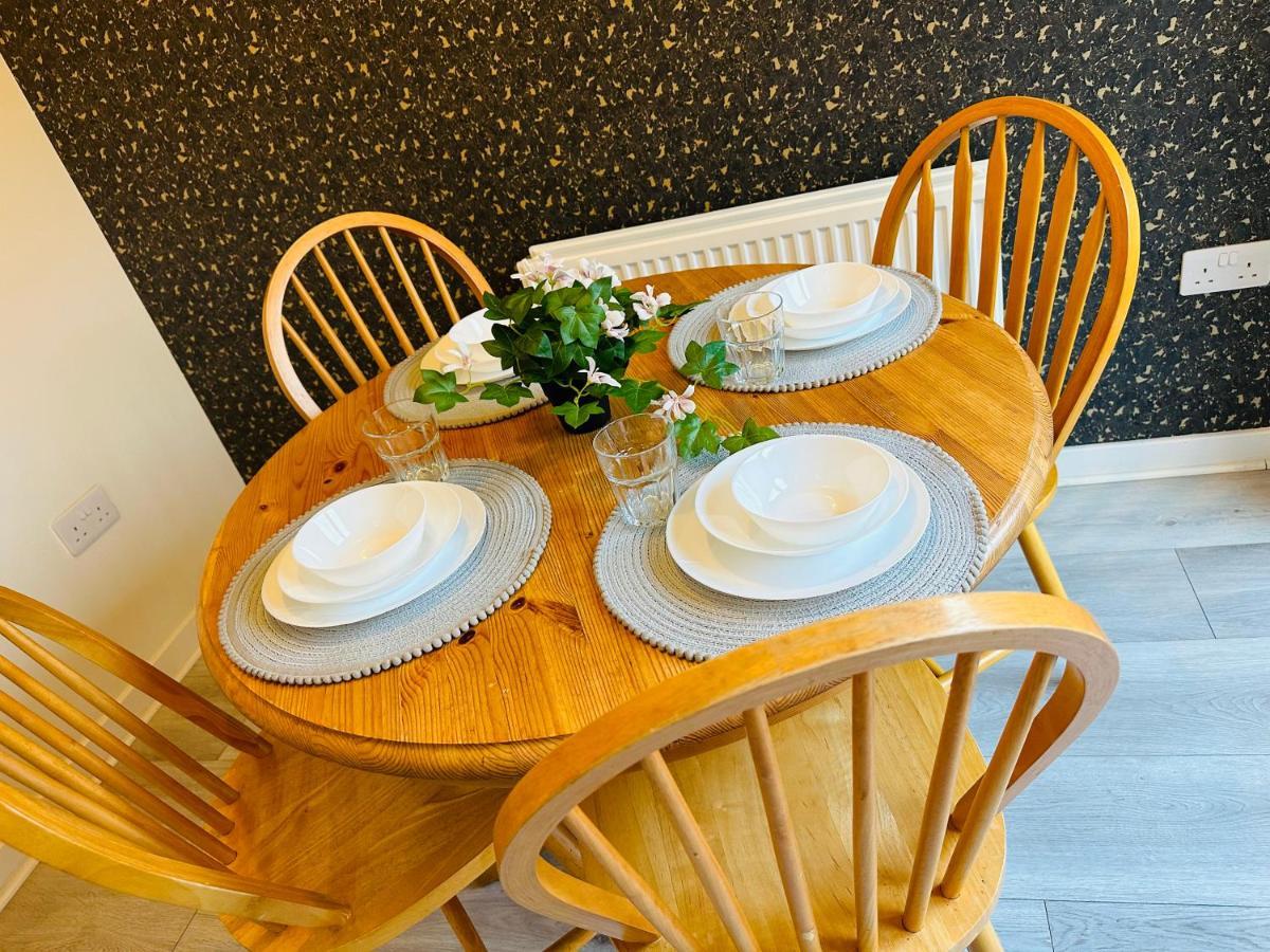 Modern 3 Bed Villa With Free Parking And Garden Close To City Center And Edinburgh Airport Dış mekan fotoğraf